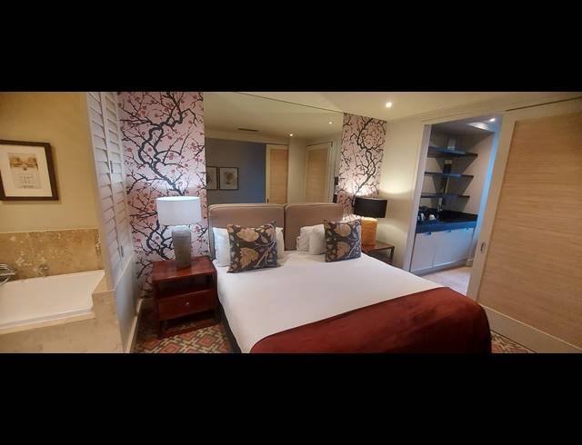 1 BEDROOM APARTMENT FOR SALE IN UMHLANGA RIDGE